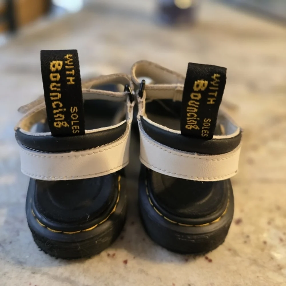 Dr martens‎ youth 13 white velcro sandals